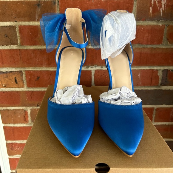 ✨BNWT - Coutgo Closed Pointed Satin Toe High Heels Bow Ankle Strap - size 7.5✨ - Picture 5 of 8